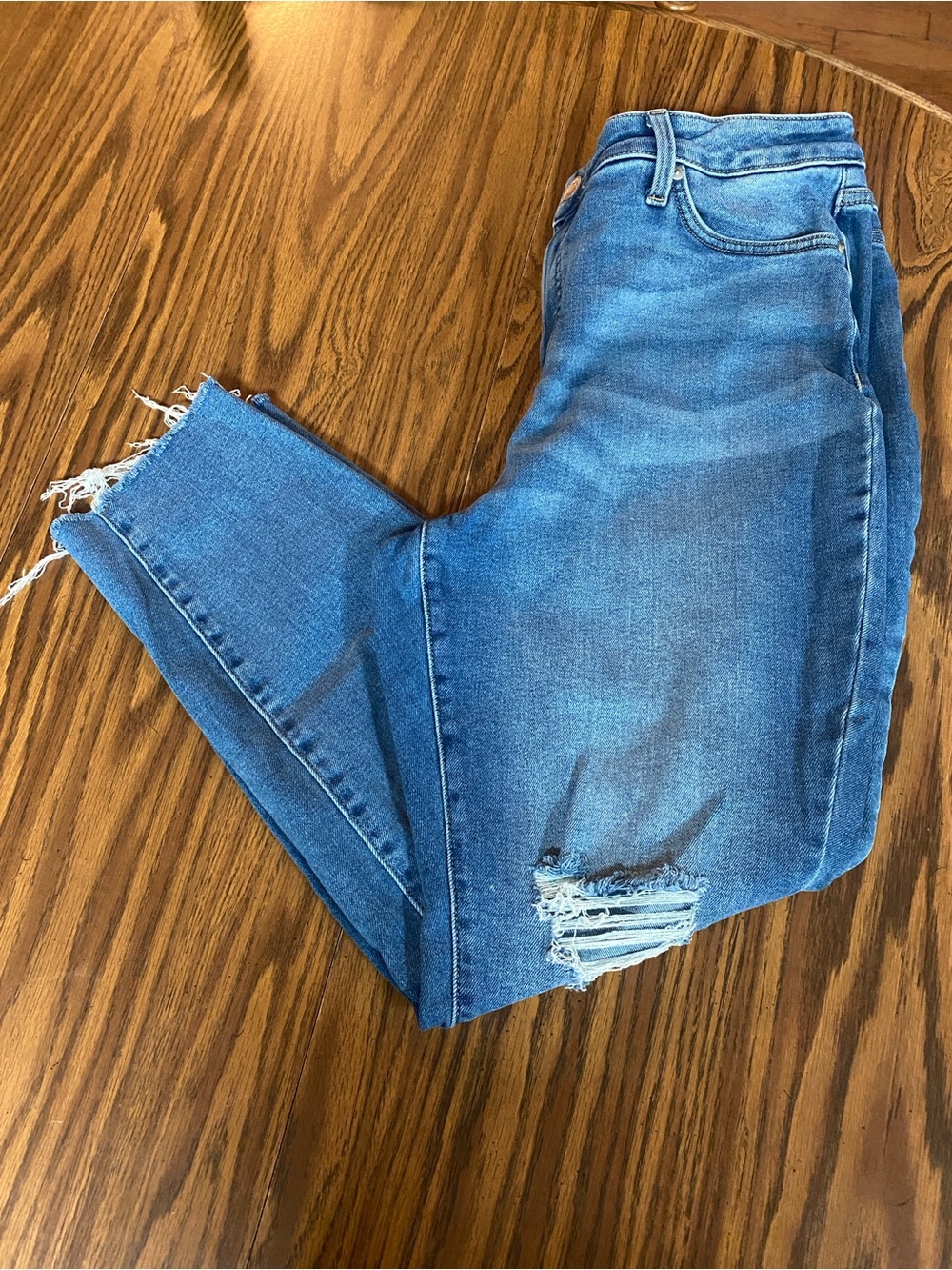 LC Lauren Conrad Light Blue Distressed Ankle Jeans